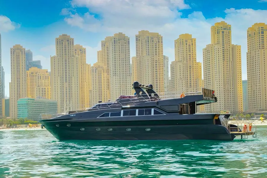 95ft black premium yacht hire Dubai - photo 2